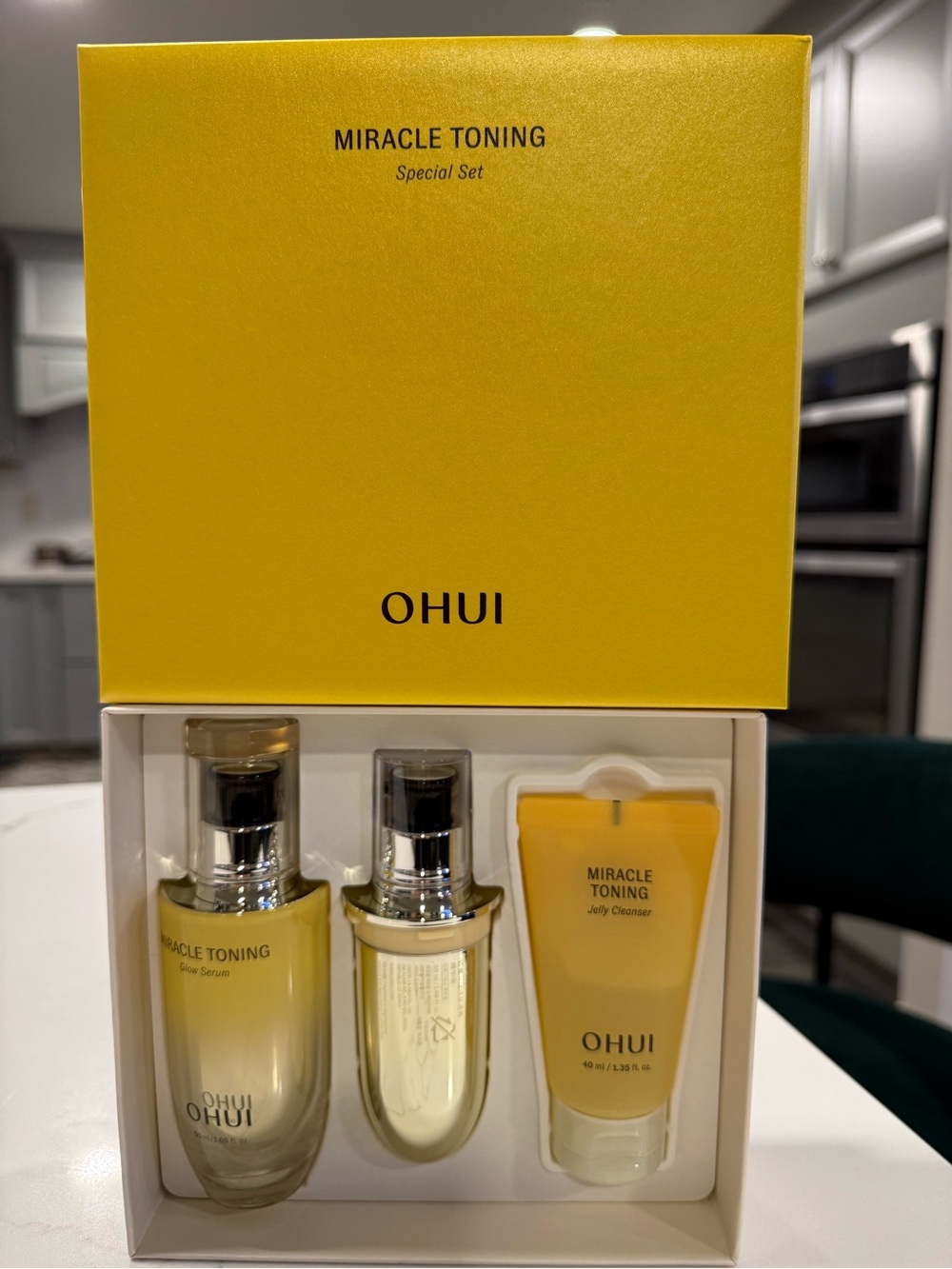 OHUI Miracle Toning Glow Serum 50ml Set with 50ml Refill 40ml Cleanser